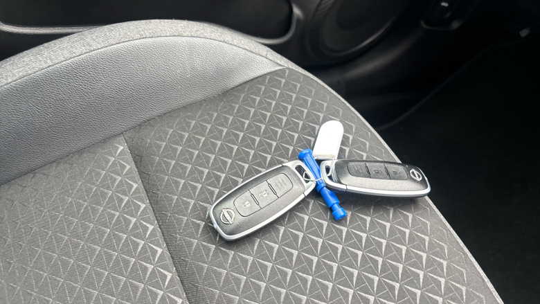 Nissan Juke 1.6 Hybrid N-Connecta 5dr Auto Hybrid Hatchback